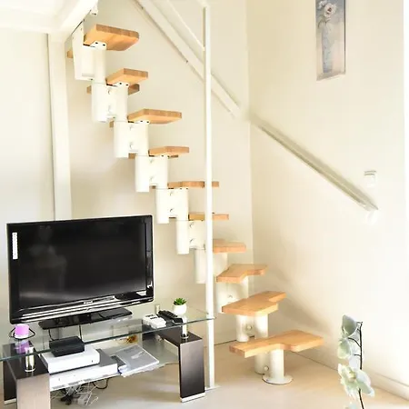 Studio With Mezzanine Close To Beaches And Shops Apartment